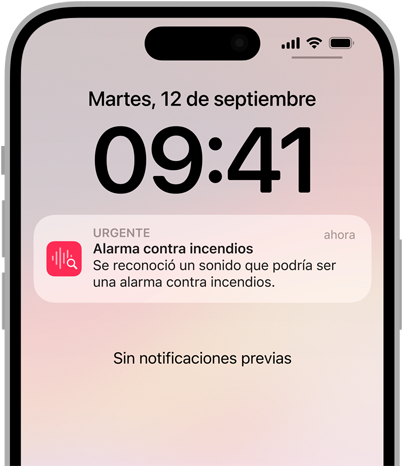 Mensaje de Reconocimiento de Sonidos que alerta sobre una alarma de incendios en un iPhone.