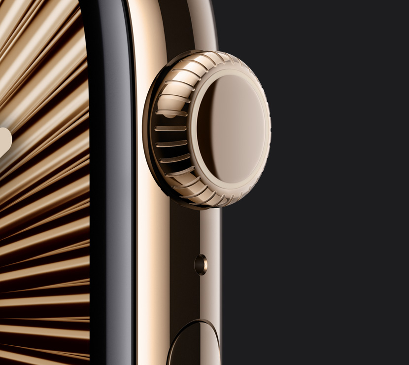 Vue rapprochée des finis titane naturel, titane or, et titane ardoise, de trois boîtiers d’Apple Watch Series 10, du côté de la Digital Crown. Un sélecteur interactif de finis s’affiche en dessous.