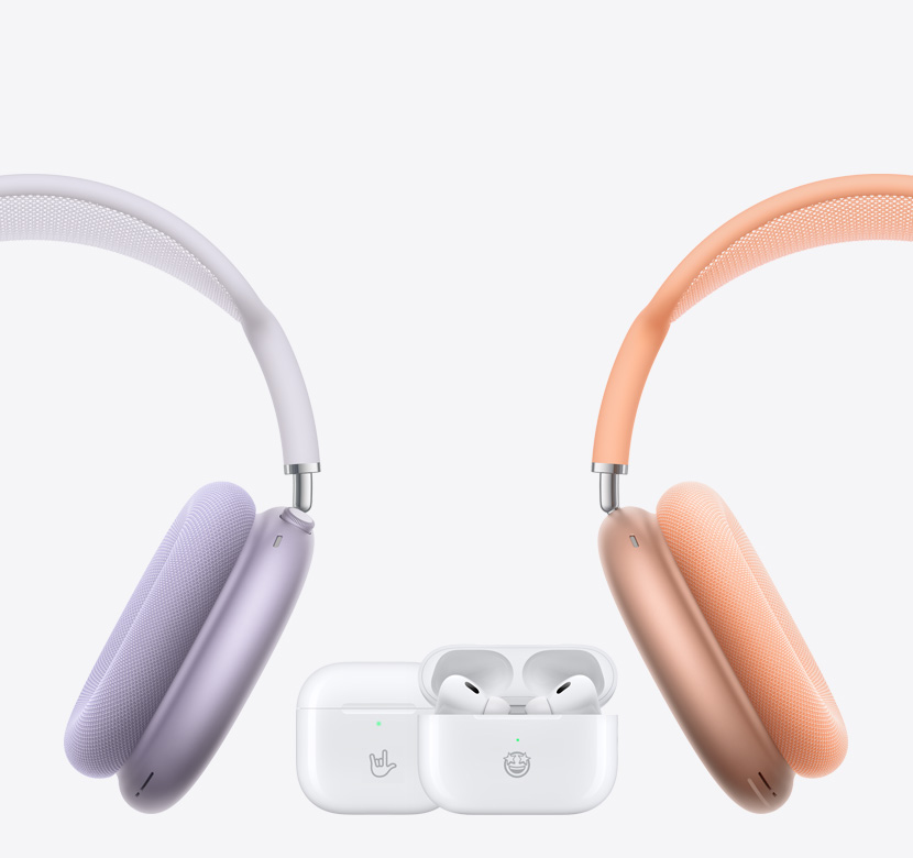 AirPods 2. Nesil, AirPods 3. Nesil ve AirPods Pro 2. Nesil çevresinde iki AirPods Max.